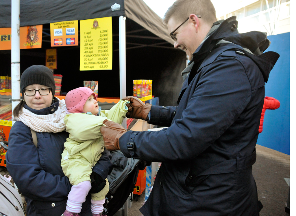 Tunnelmakuvia D-teltalta Paalutorilta 21.10.