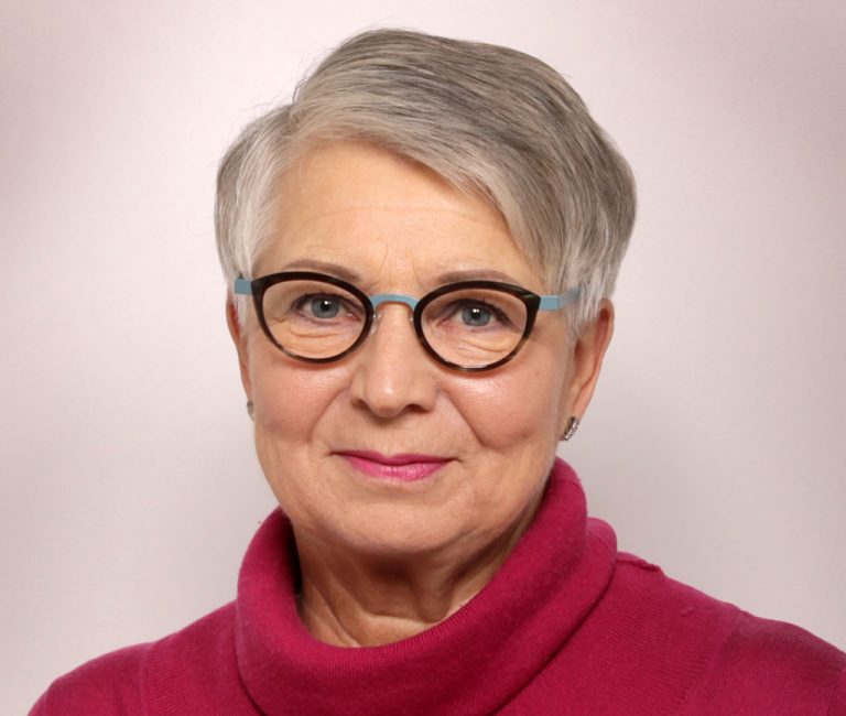 Ministeri Sinikka Laisaari vieraanamme, tule kuulemaan ja kysymään!