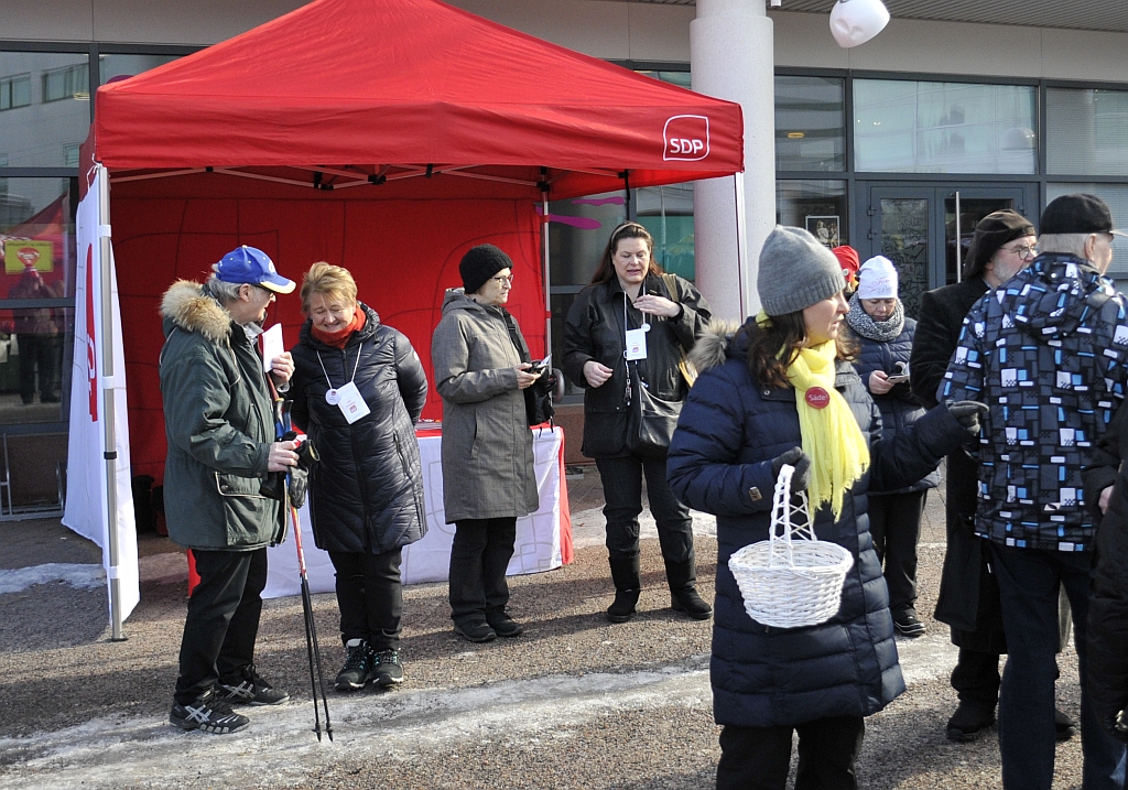 Kuvia maalaismarkkinoilta 24.3.