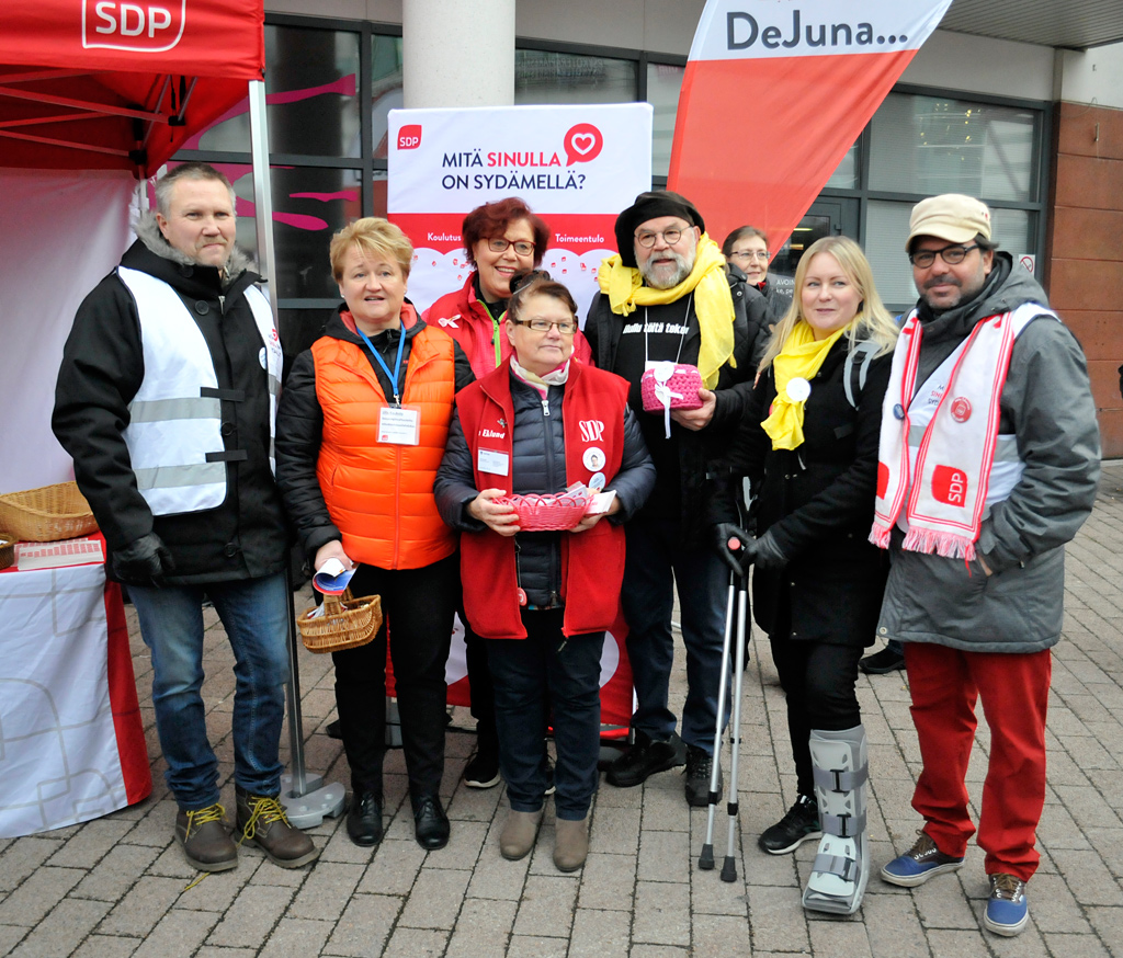 20.10. Paalutorin Maalaismarkkinoilla.