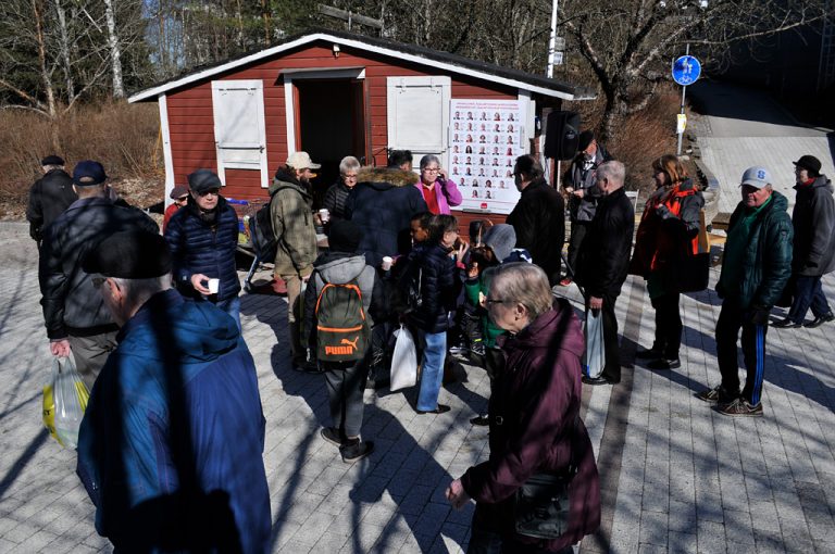 Kiitoskahvit Paalutorilla 15.4.2019
