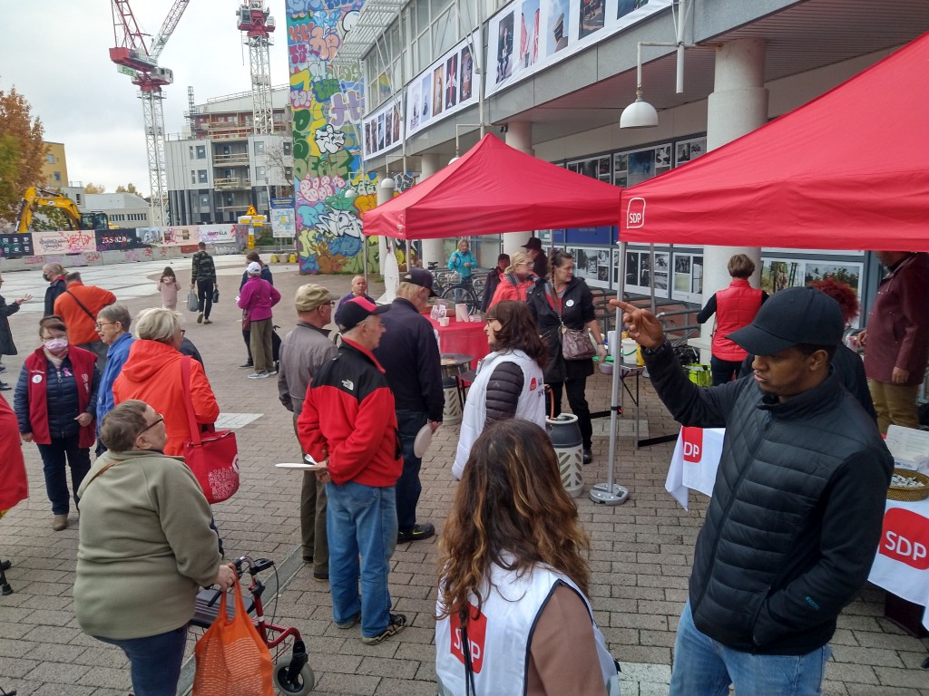 Demarit liikkeellä Myyrmäessä lauantaina