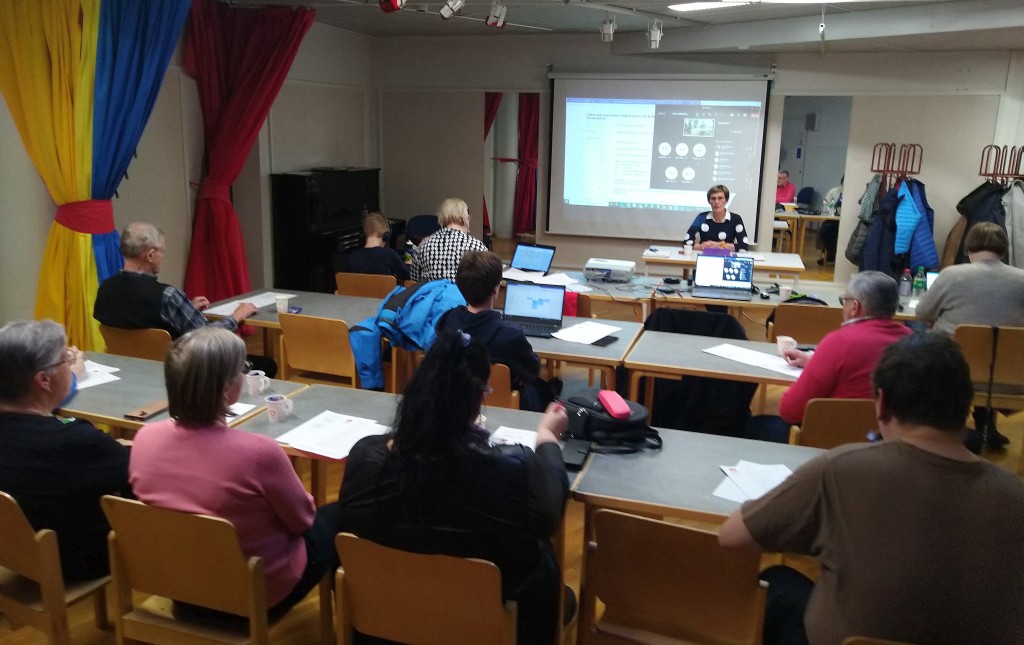 Syyskokouksessa valittiin johtokunta Länsi-Vantaan demareille.