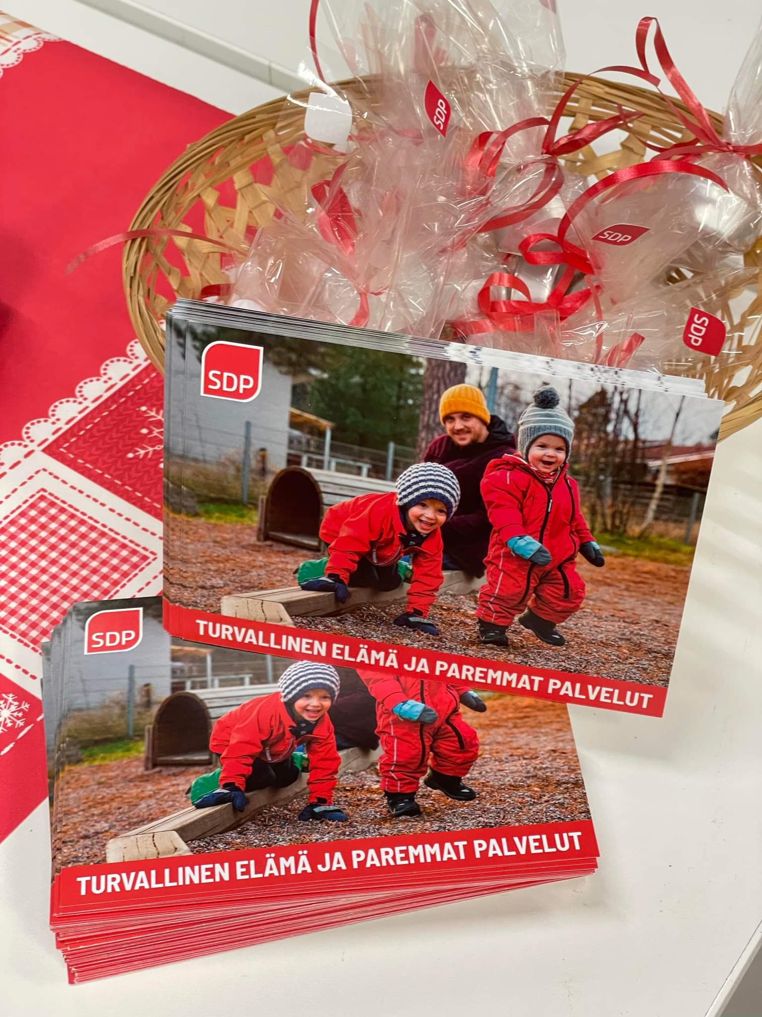 Aurinkokiven koululla tavattiin Aki Lindén