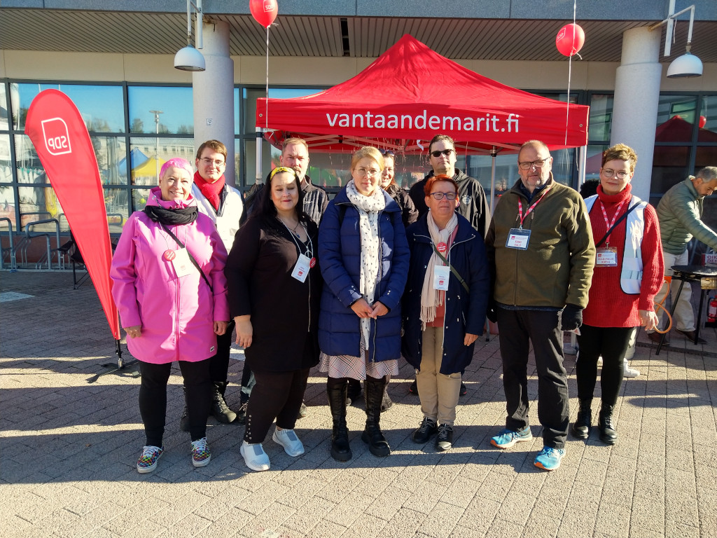 Tunnelmia lauantain lettukesteiltä