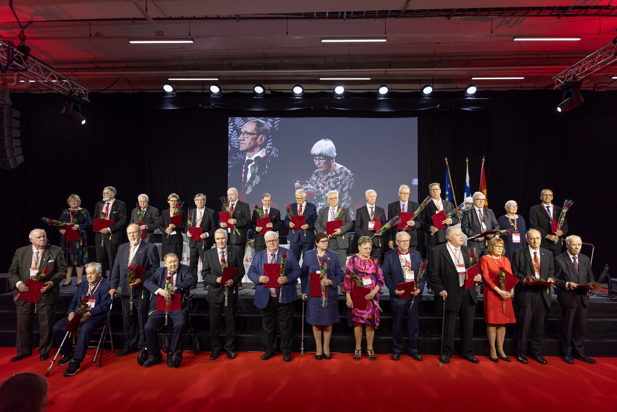 Tuija Ihalaiselle SDP:n kunniajäsenyys!